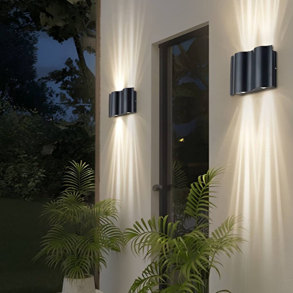 Applique murale extérieure en aluminium – LED – ONDINE — Applique Murale Extérieure LED Ondulée